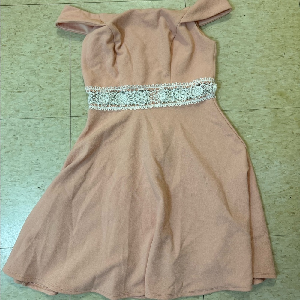 Off the shoulder dusty pink dress with lace detail - size 7/8 - worn once